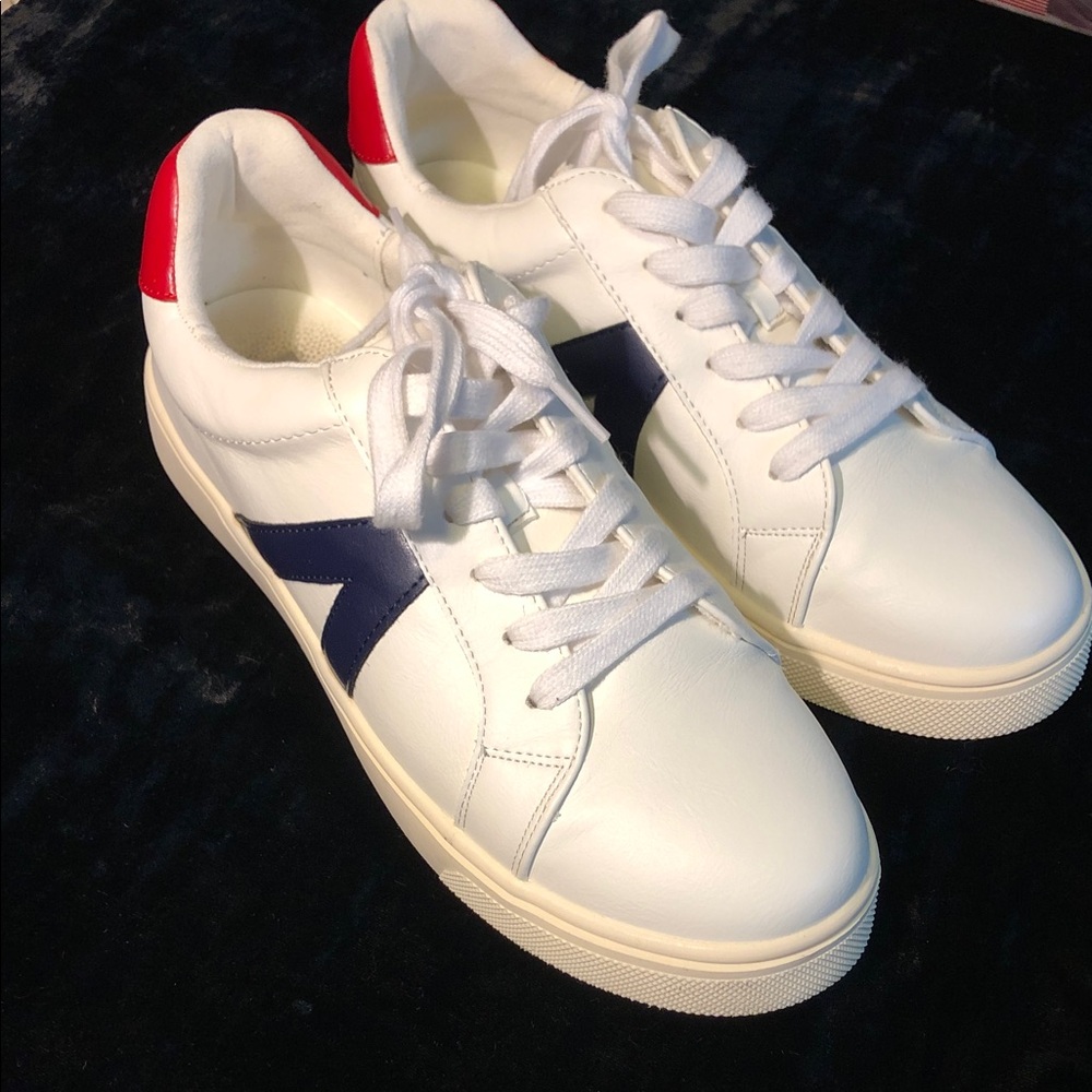 MIA Italia Low Top Womens Sneakers 8.5